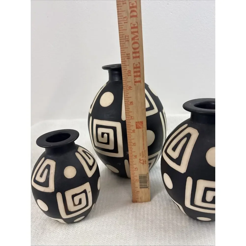 Vintage Valeriano Paz Chulucanas Peru Signed Art Pottery Nesting Vases 3pc Set